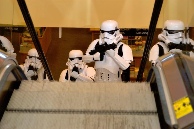 DSC_0695.jpg - Imperial stormtroopers arrive to secure the landing zone