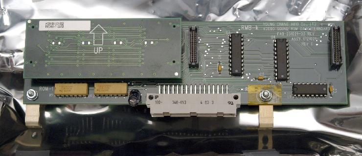 DSC_8139.jpg - Here is the K2000 Daughterboard with Orchestral ROM Block 1 installed