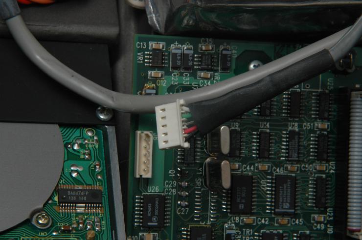 K2000_Sampler_End.JPG - This is the other end of the sampler module. It is a small molex connector that plugs into J8